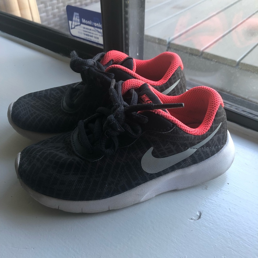 Girls Nike 11c